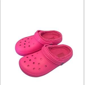 BRAND NEW FURRY PINK CROCS WOMENS 10 MENS 8